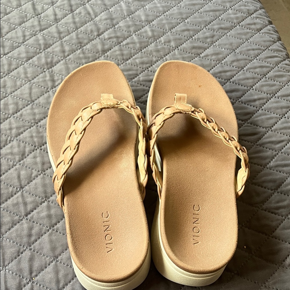 Vionic Women's Braided Beige Sandals